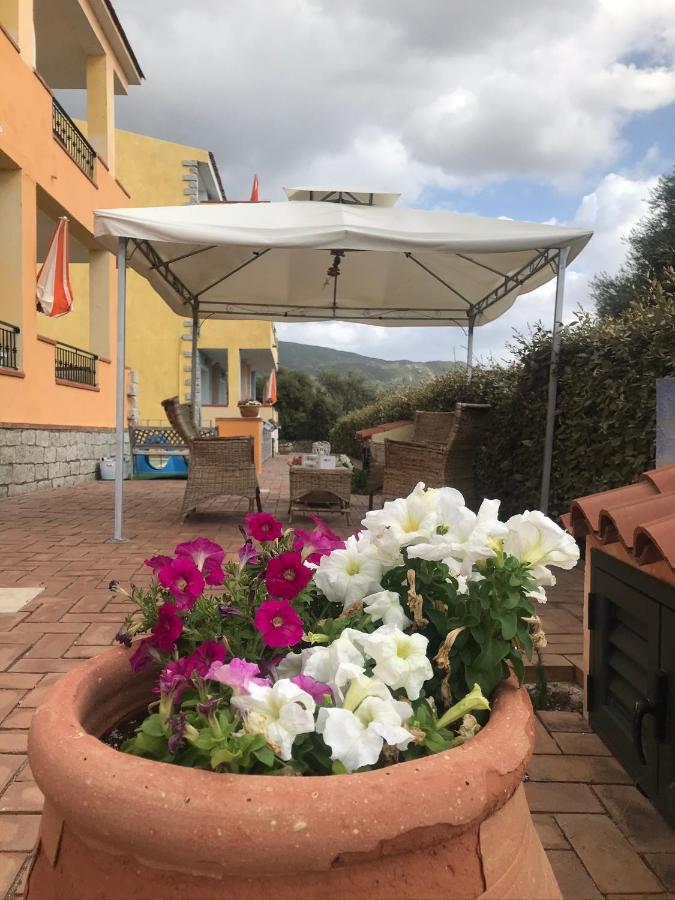 Borgo Marino Badesi Aparthotel Bagian luar foto
